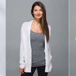 Lululemon Cardi In The Front Size 6